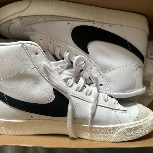 Like NEW‼️Nike Blazer Mid '77 - Picture 5 of 5